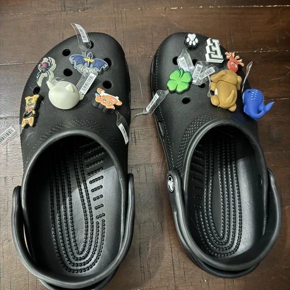 CROCS Kids Black Water Shoes with Fun Charms Kids Cartoon Shark Garden Clogs - Lightweight, Breathable  main image 2